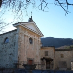 Carpadasco chiesa e corte interna