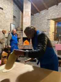 Preparazione dei tipici batarö al mulino del Lentino